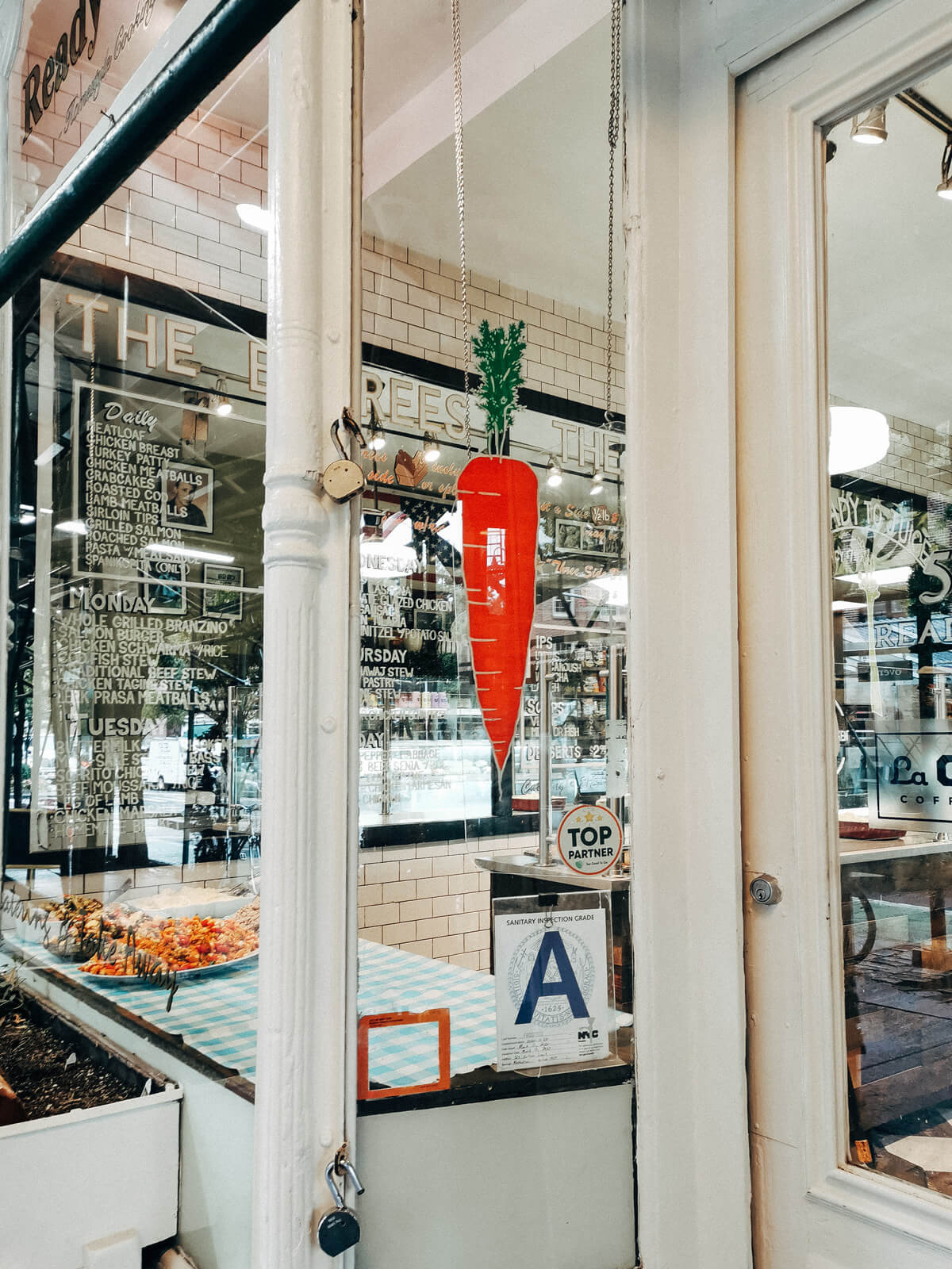 Karotte im Schaufenster