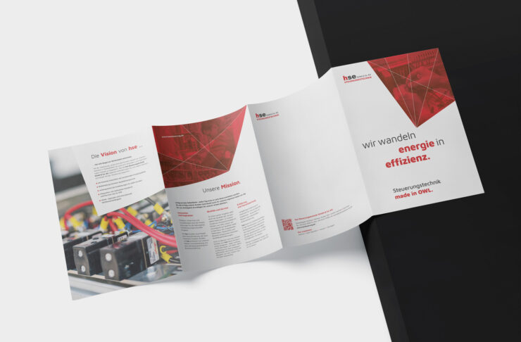 Aufgefalteter Produkt-Folder von hse Steuerungstechnik