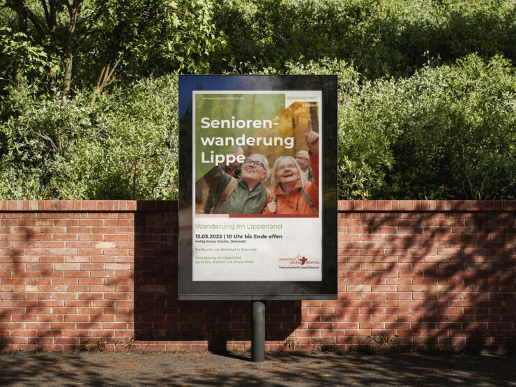 Veranstaltungsplakat für eine SEniorenwanderung in einem City Light Rahmen